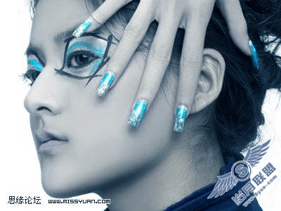 Photoshop调出人物照片流行的艺术灰色调