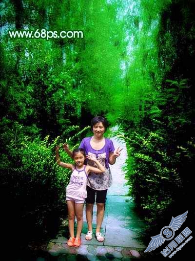 Photoshop调出外景人物照片梦幻的绿色调
