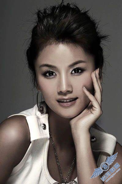 Photoshop调制灰调皮肤的美女照片