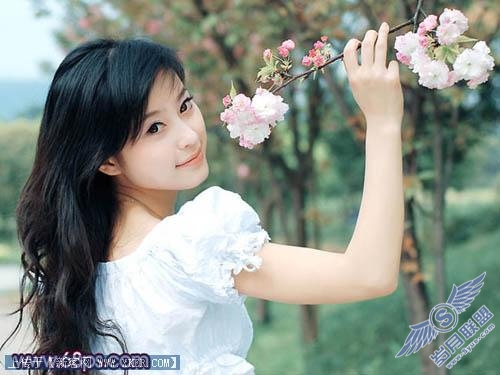 Photoshop调出漂亮MM甜美的挑花色