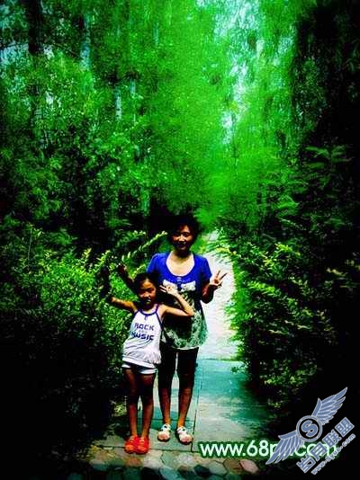 Photoshop调出外景人物照片梦幻的绿色调