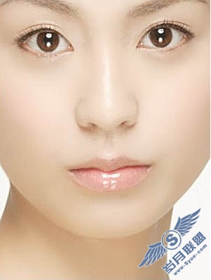 Photoshop快速给美女加上唇红和眼影