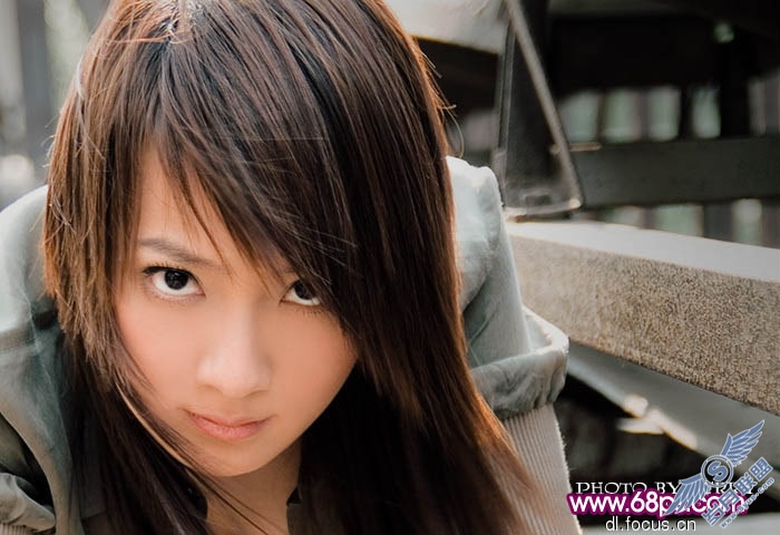 PhotoShop合成另类的黑光精灵
