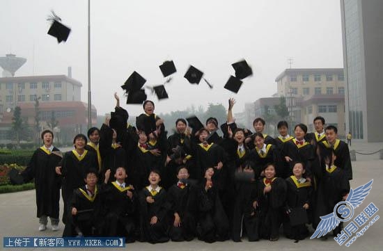 PS巧用素材制作漂亮的毕业纪念册