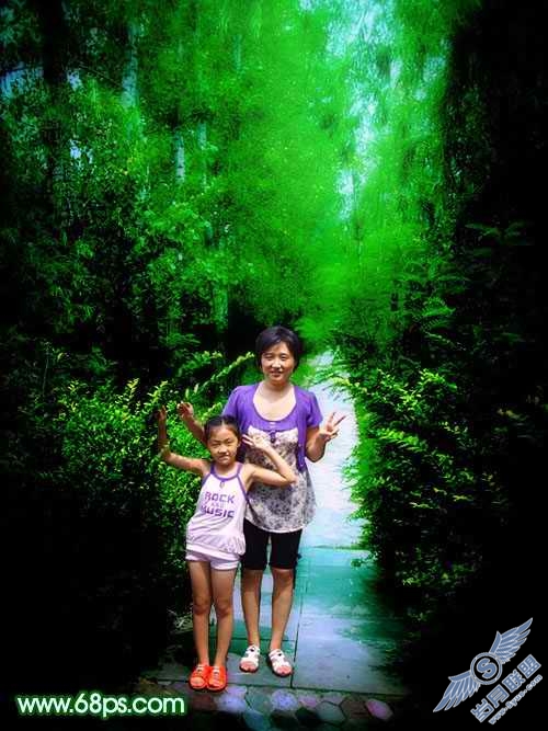 Photoshop调出外景人物照片梦幻的绿色调