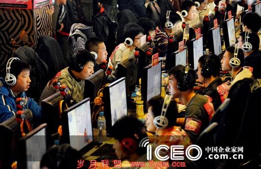 “十多年来，网民一直保持高速增长，你随便做个东西放在网上就有人用。”谢文说。近年来发展最快的明星应用，大都抓住网民增量。不过，红利总会递减，CNNI C数据显示，2010年上半年新增网民规模比去年同期的增量减少了1000万