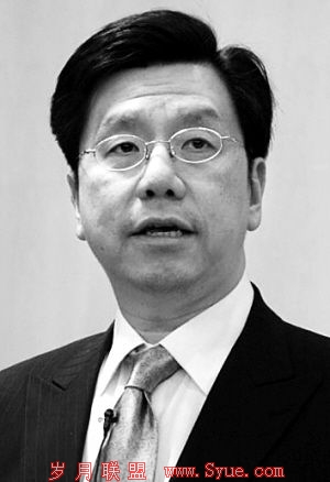 李开复:创新工场董事长兼首席执行官。曾担任Google全球副总裁兼中国区总裁一职。2009年9月,宣布离职并创办创新工场。