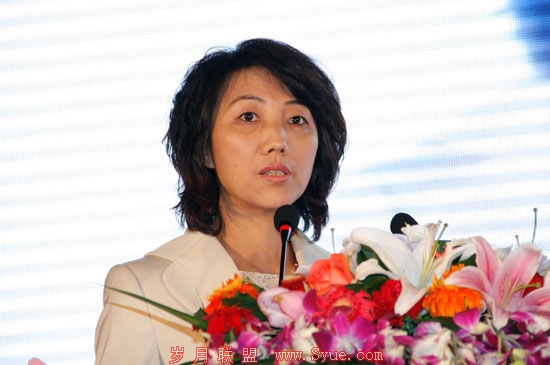 京东商城宣布任命李曦为集团高级副总裁,主管公共关系业务。