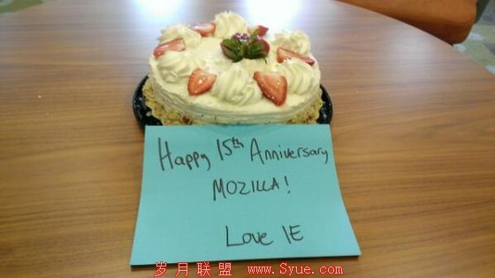 为祝贺火狐15周岁生日,微软送上了一张蛋糕照片