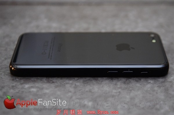 iPhone 5C再曝光:后壳亮了