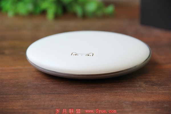 最漂亮的电视盒子!天猫魔盒2图赏