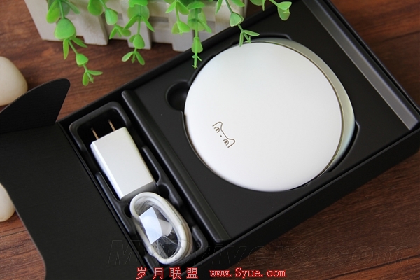 最漂亮的电视盒子!天猫魔盒2图赏